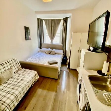 Modern Studio Apartment Sleeps 4 People Opposite Westfield Shepherds Bush Londyn Zewnętrze zdjęcie